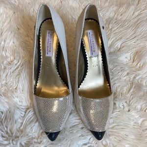 Beautiful Bourbon Heels The Amy Huberman Collection Sz 39. Silver, White & Navy